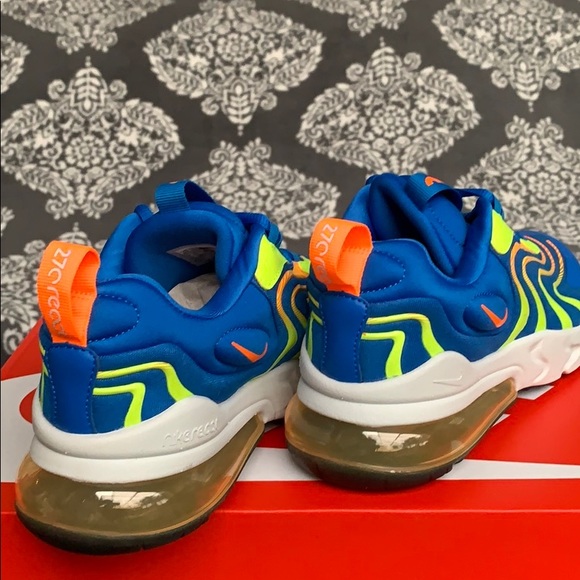 • NIKE AIR MAX 270 REACT ENG WMNS Soar/Total Orang - Picture 9 of 16